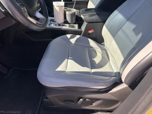 Used 2021 Ford Explorer XLT w/ Equipment Group 202A image 19