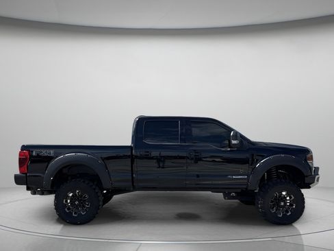 Used 2022 Ford F250 Lariat w/ Black Appearance Package image 2