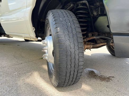 Used 2010 Ford E-350 and Econoline 350 Super Duty RWD image 21