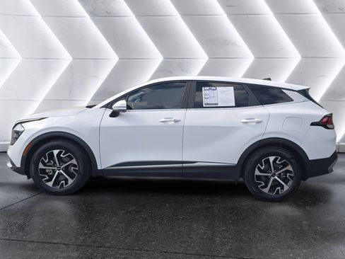 Used 2023 Kia Sportage EX image 2