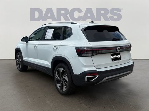 Used 2025 Volkswagen Taos SE AWD/4WD image 5