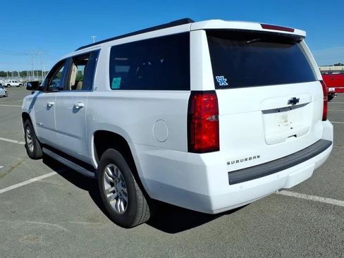 Used 2019 Chevrolet Suburban LT w/ Luxury Package AWD/4WD image 3