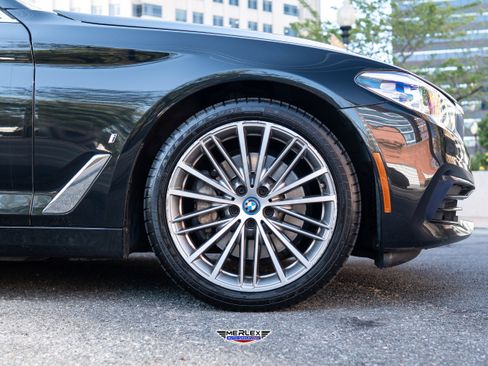 Used 2019 BMW 530e xDrive w/ Convenience Package AWD/4WD image 9