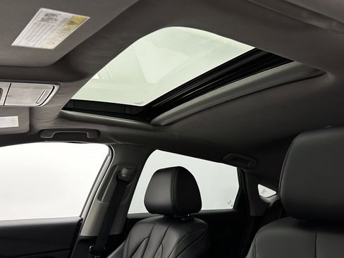 Used 2025 Acura Integra image 4