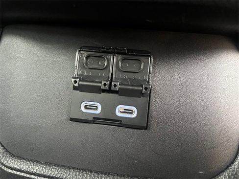 Used 2024 Toyota Highlander LE image 22