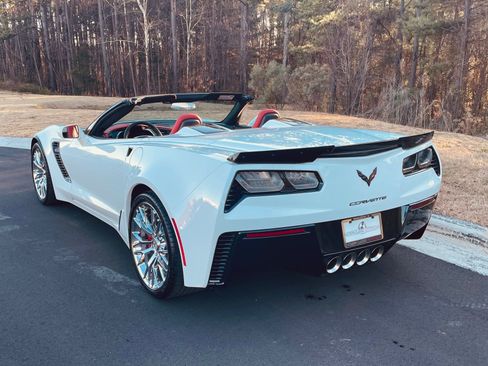 Used 2015 Chevrolet Corvette Z06 w/ 3LZ Preferred Equipment Group image 1