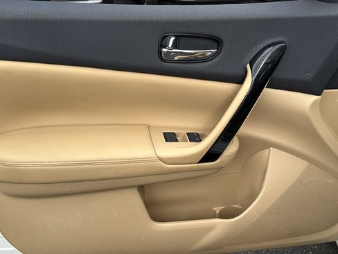 Used 2010 Nissan Maxima 3.5 SV w/ Monitor Pkg FWD image 6