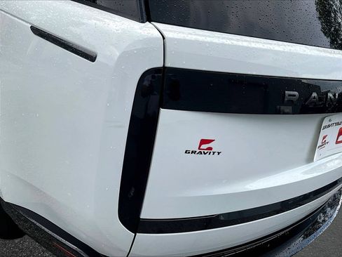 Used 2022 Land Rover Range Rover SE AWD/4WD image 19