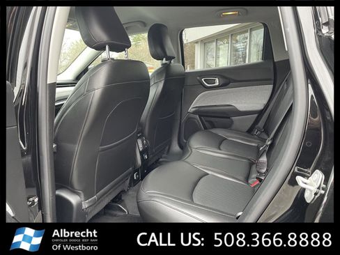 Used 2022 Jeep Compass Latitude image 12