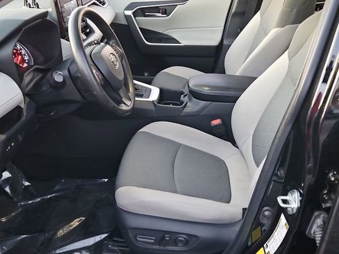 Used 2022 Toyota RAV4 XLE image 11