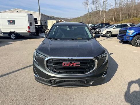 Used 2020 GMC Terrain SLE w/ Driver Convenience Package image 2