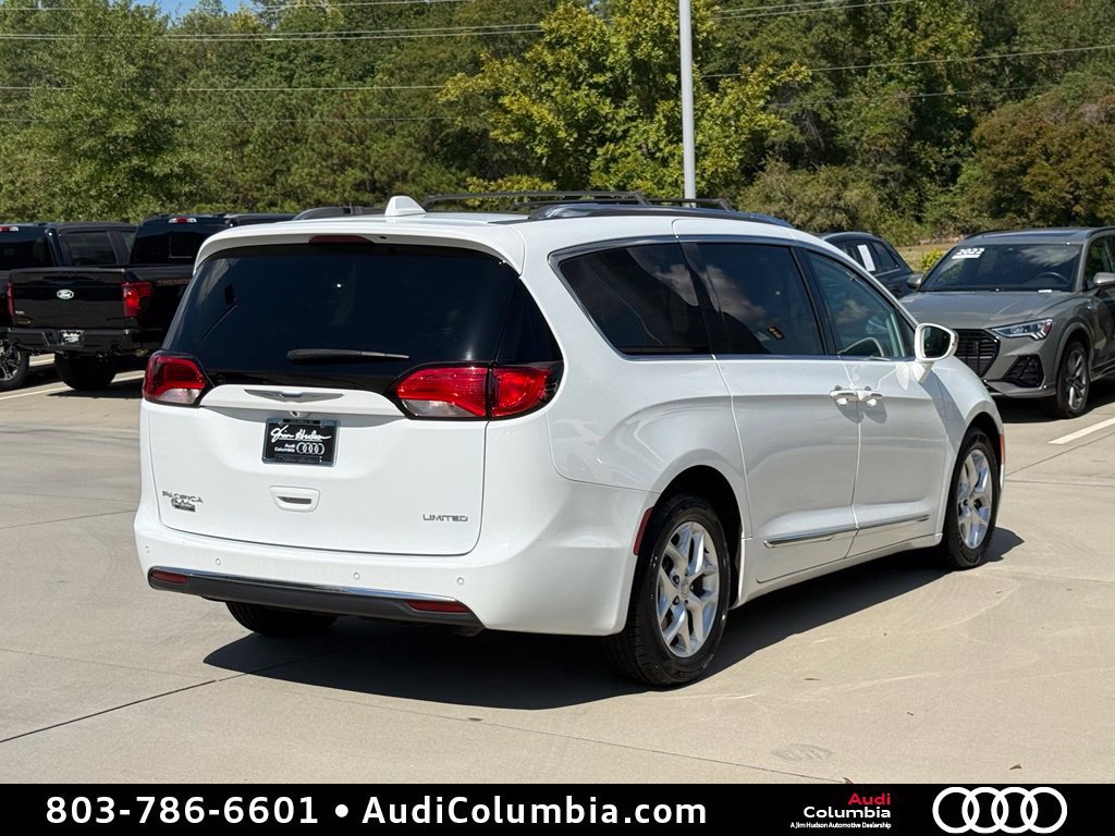 Used 2020 Chrysler Pacifica Limited FWD image 14