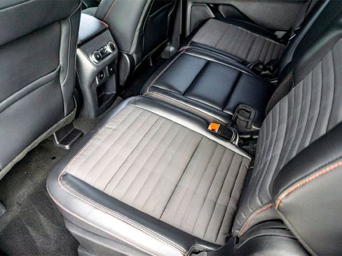 Used 2025 Ford Explorer ST-Line w/ ST-Line Street Pack image 28