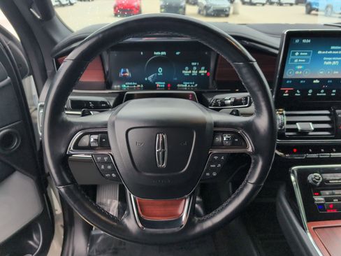 Used 2022 Lincoln Navigator L Reserve image 17