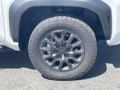 Used 2025 Toyota 4Runner SR5 RWD image 9