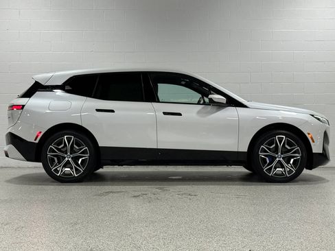 Used 2023 BMW iX xDrive50 w/ Premium Package AWD/4WD image 5