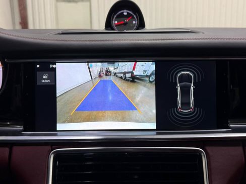 Used 2018 Porsche Panamera image 31