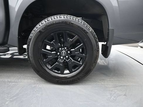 Used 2023 Nissan Frontier SV w/ Midnight Edition Package AWD/4WD image 17