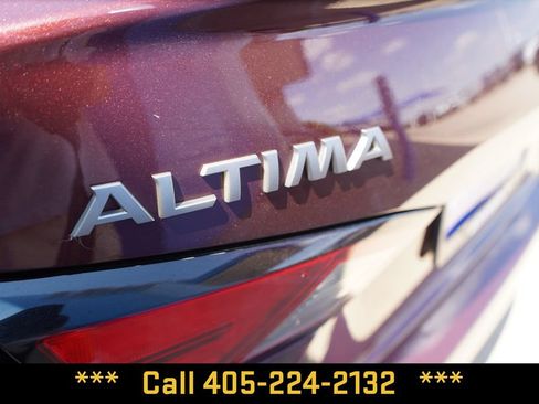 Used 2025 Nissan Altima 2.5 SV FWD image 6
