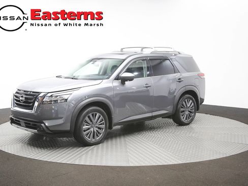 Used 2024 Nissan Pathfinder SL AWD/4WD image 56