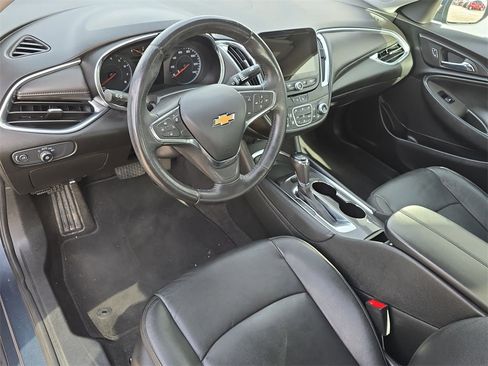 Certified 2020 Chevrolet Malibu LT w/ Leather Package image 10
