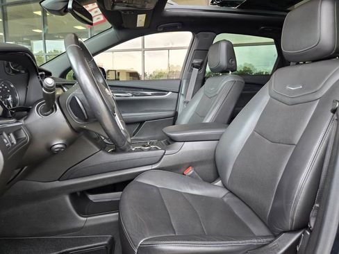 Used 2022 Cadillac XT5 Premium Luxury AWD/4WD image 9