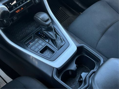 Used 2020 Toyota RAV4 LE w/ All Weather Liner Package AWD/4WD image 21