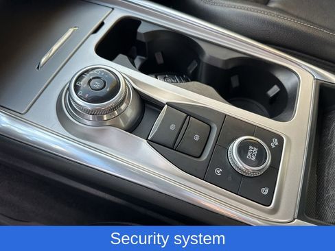 Used 2020 Ford Explorer XLT w/ Equipment Group 202A image 29