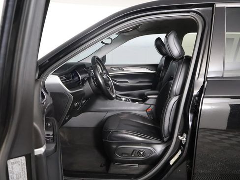 Used 2021 Jeep Grand Cherokee L Limited AWD/4WD image 29