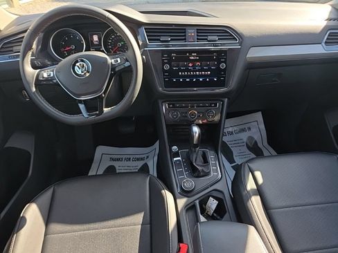Used 2021 Volkswagen Tiguan SE w/ Panoramic Sunroof Package AWD/4WD image 23