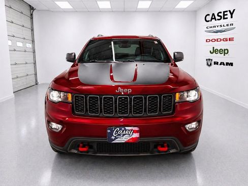 Used 2019 Jeep Grand Cherokee Trailhawk AWD/4WD image 2