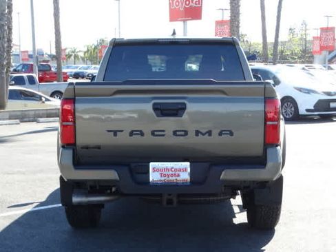 Used 2025 Toyota Tacoma TRD Off-Road AWD/4WD image 14