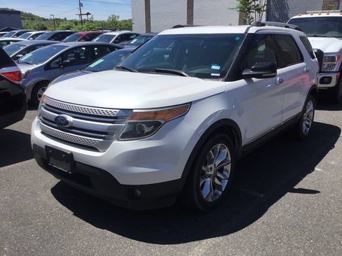 Used 2013 Ford Explorer XLT AWD/4WD image 2