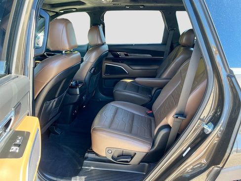 Used 2022 Kia Telluride SX w/ SX Prestige Package AWD/4WD image 26
