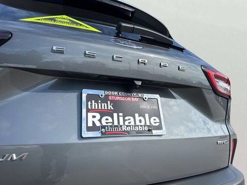 Used 2025 Ford Escape Platinum image 31