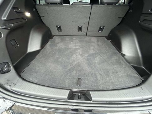 Used 2025 Chevrolet Equinox EV LT w/ Convenience Package image 16