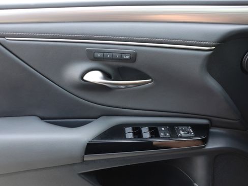 Used 2022 Lexus ES 350 F Sport image 12