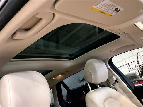 Used 2017 Mercedes-Benz GLC 300 4MATIC image 14