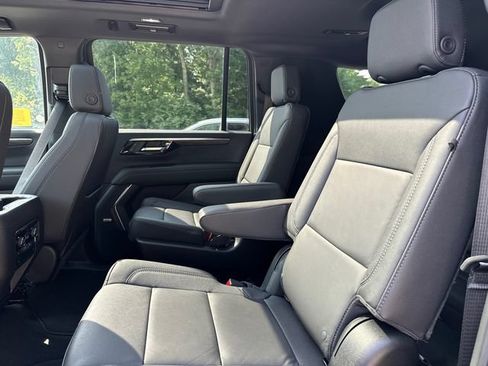 Certified 2026 Chevrolet Suburban Z71 w/ Comfort Package AWD/4WD image 18