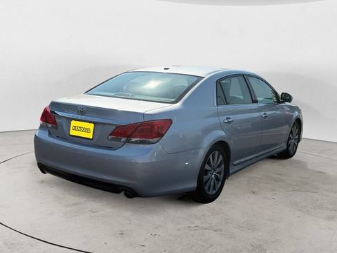 Used 2011 Toyota Avalon Limited FWD image 5