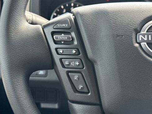 Used 2025 Nissan Frontier SV image 27