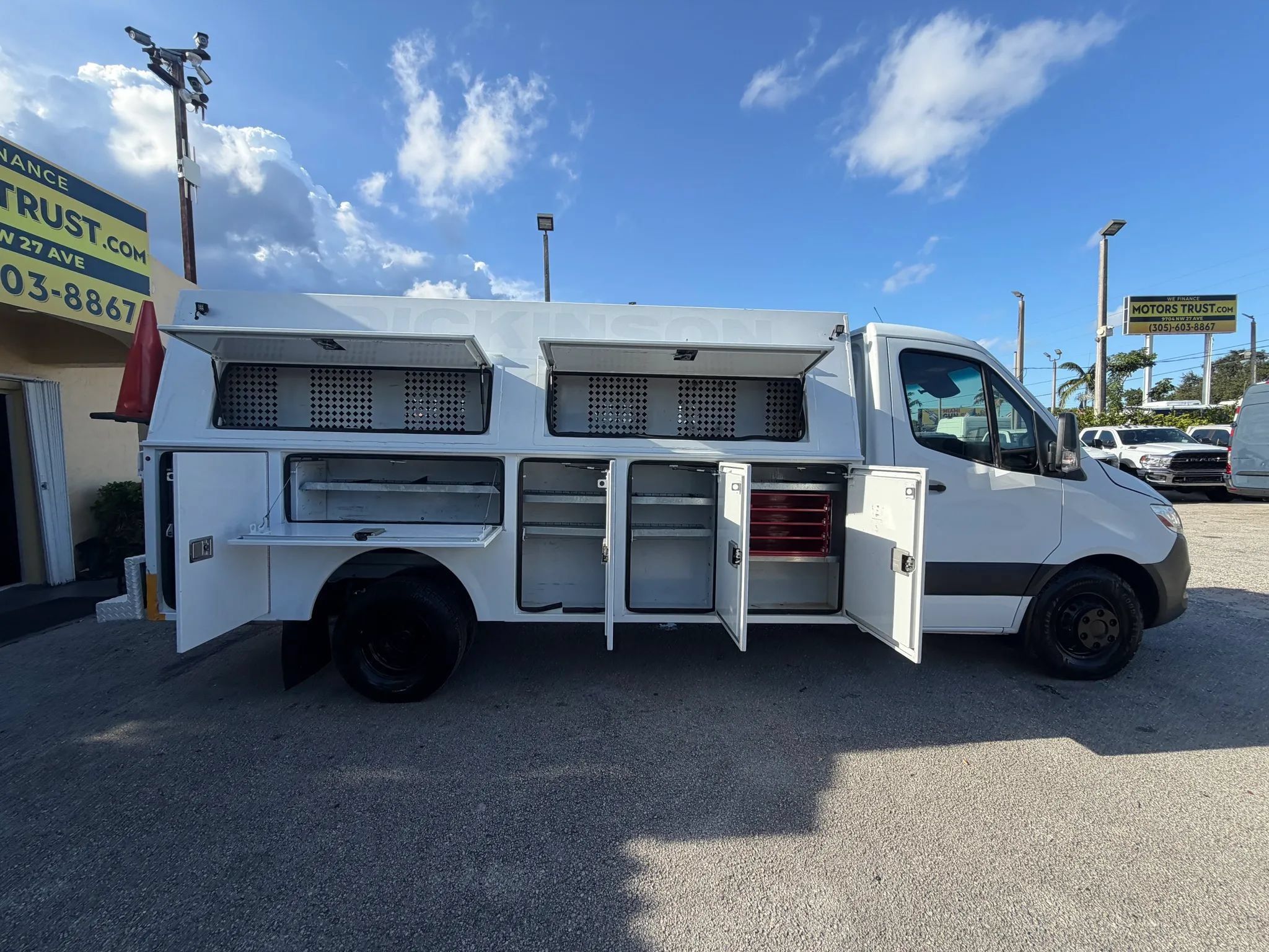 Used 2019 Freightliner Sprinter 3500 w/ Premium Package RWD image 8