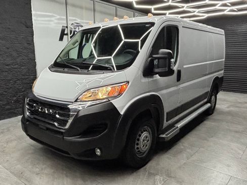 Used 2025 RAM ProMaster 2500 w/ U-Haul Equipment Group FWD image 4