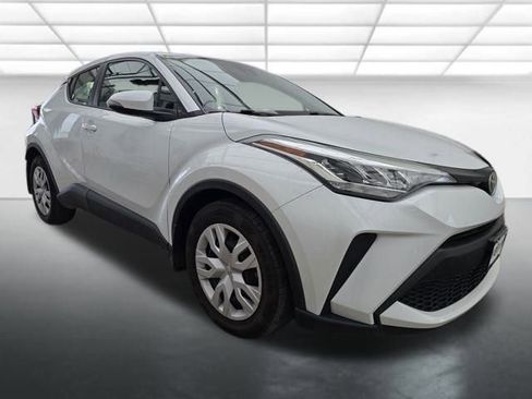 Used 2022 Toyota C-HR XLE image 7