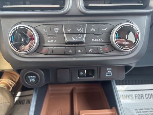 Used 2024 Ford Maverick Lariat image 12