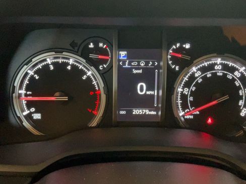 Certified 2023 Toyota 4Runner TRD Off-Road Premium w/ Off Road Premium Plus Package AWD/4WD image 10