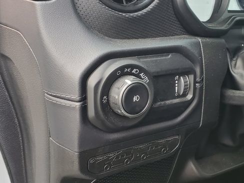 Certified 2026 Jeep Wrangler Unlimited Rubicon AWD/4WD image 6