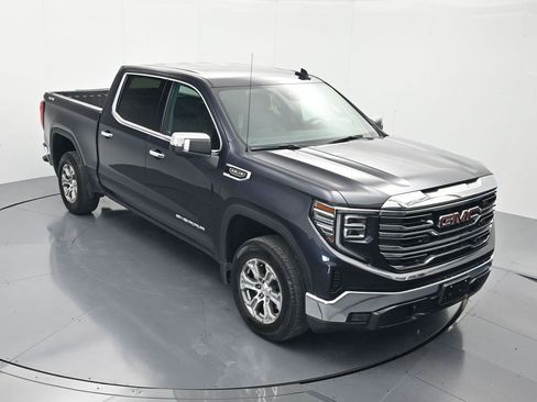 Used 2025 GMC Sierra 1500 SLT AWD/4WD image 32