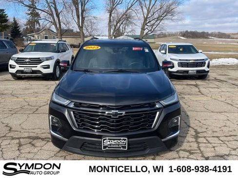 Used 2023 Chevrolet Traverse Premier w/ Redline Edition image 2