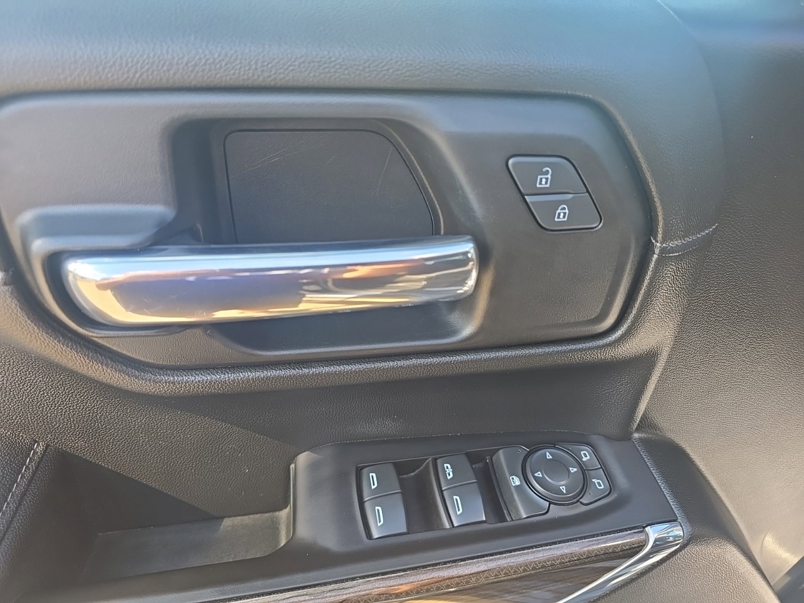Used 2022 Chevrolet Silverado 1500 LT Trail Boss AWD/4WD image 17